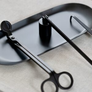 Wick Trim Set (4-delig) van Scents by Bowie met tray, wick trimmer, wick dover en lonthaakje
